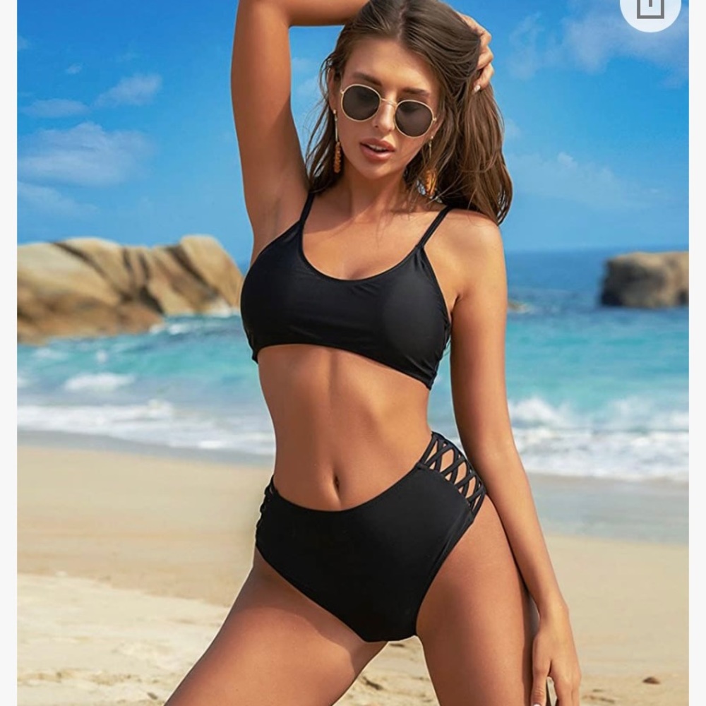 Black bikini